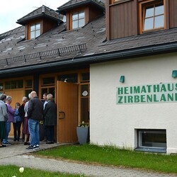 Ein herzlicher Empfang im Heimathaus Zirbenland.