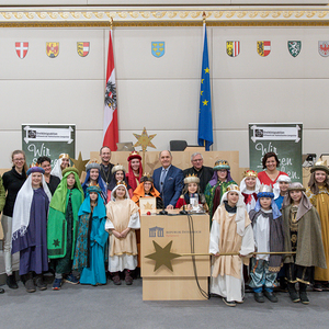 Empfang für österreichische Sternsingergruppen im Parlament. Gruppenfoto Diözese Graz-Seckau 
