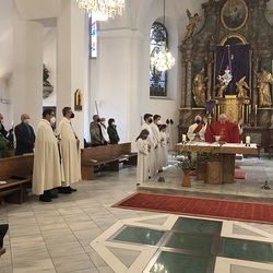Heilige Messe in der Kirche